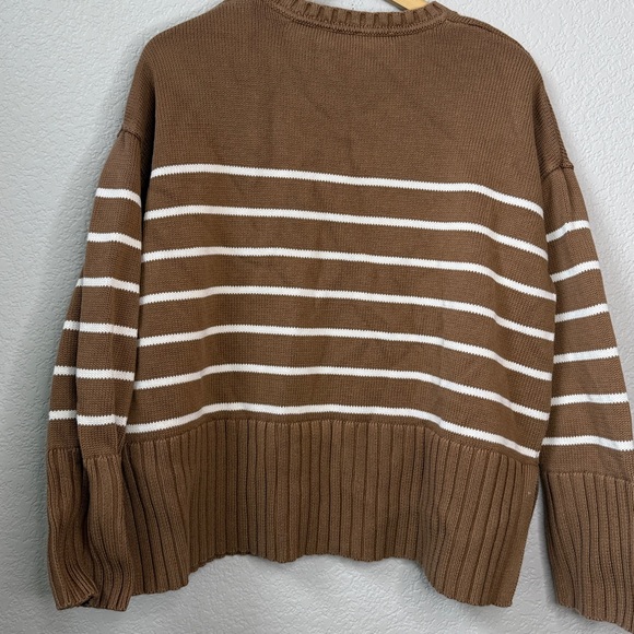 GAP Knit Sweater Striped Oversized Tan and White size Large - Picture 8 of 9